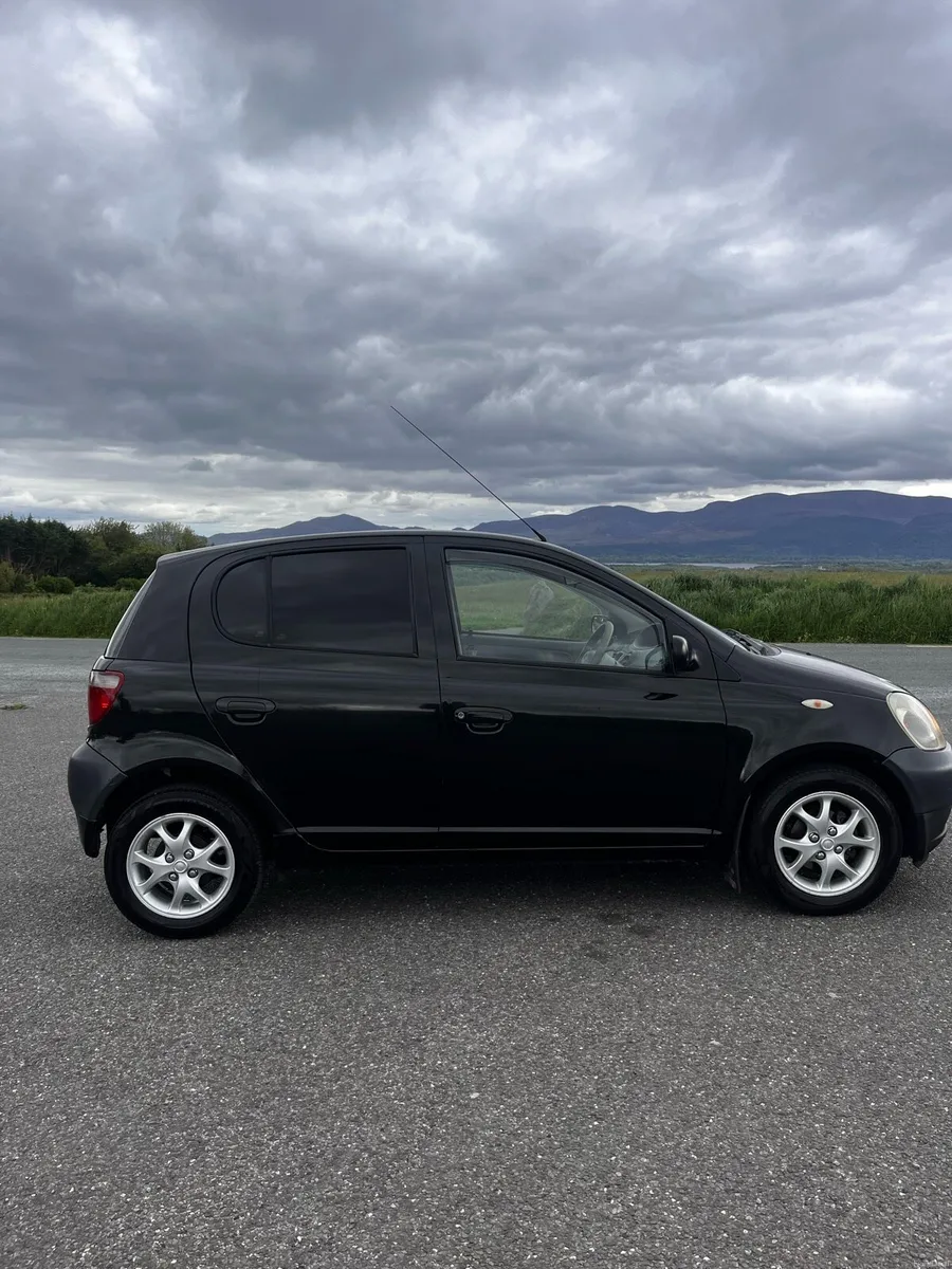 Toyota Yaris 2002 - Image 3