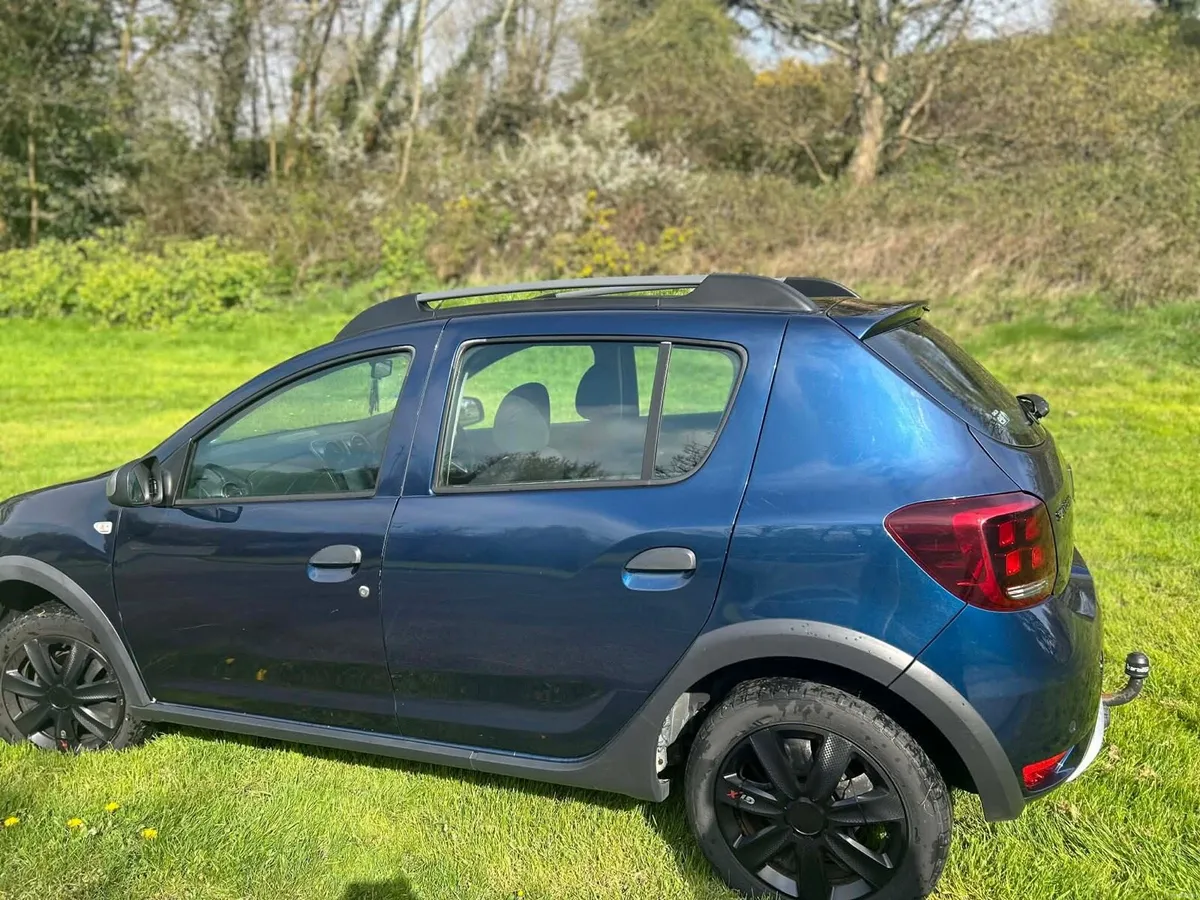 2019 Dacia Sandero Stepway 6950 - Image 3