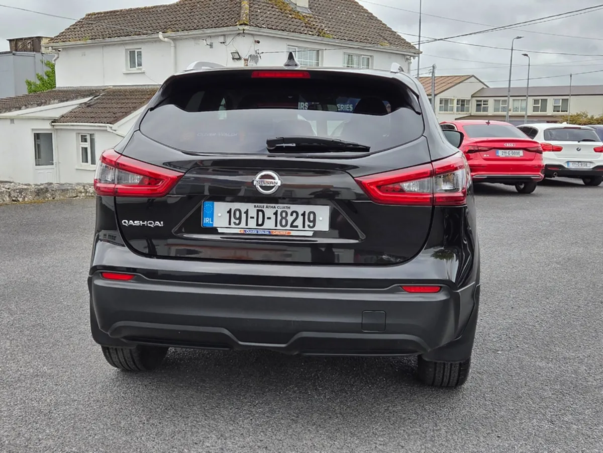 Nissan Qashqai 1.5 SV 18 4DR - Image 4