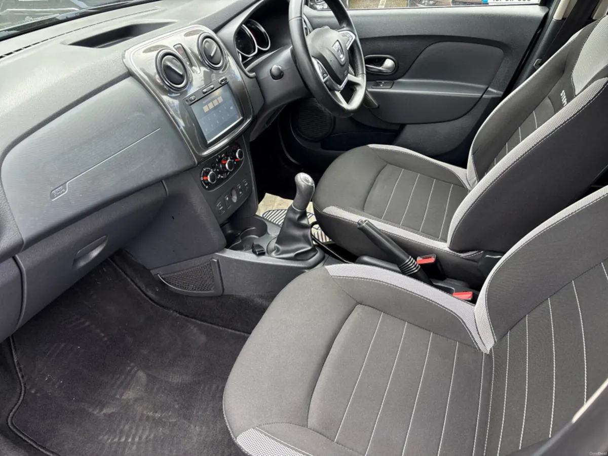 Dacia Sandero Stepway STEPWAY SIGNATURE TCE 90 MY1 - Image 3