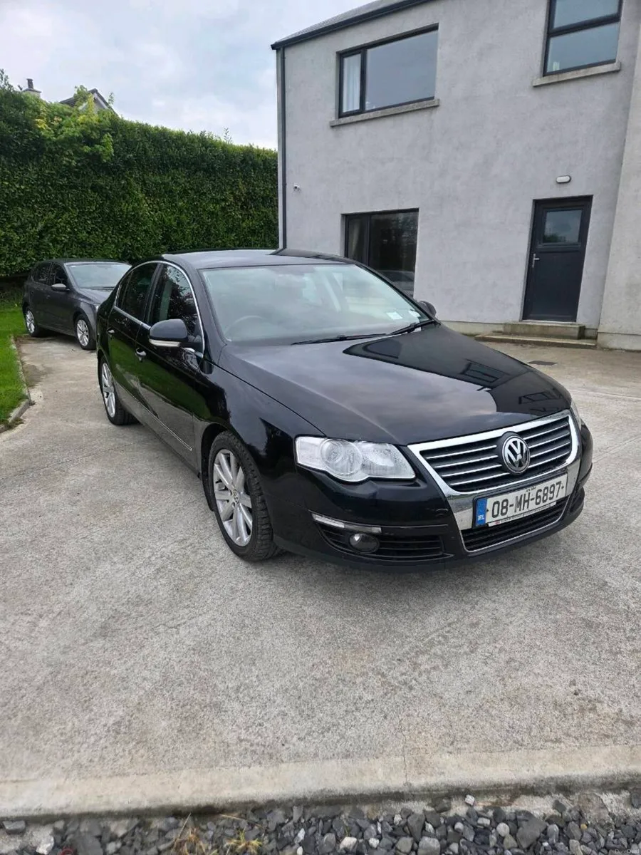 Volkswagen Passat - Image 1
