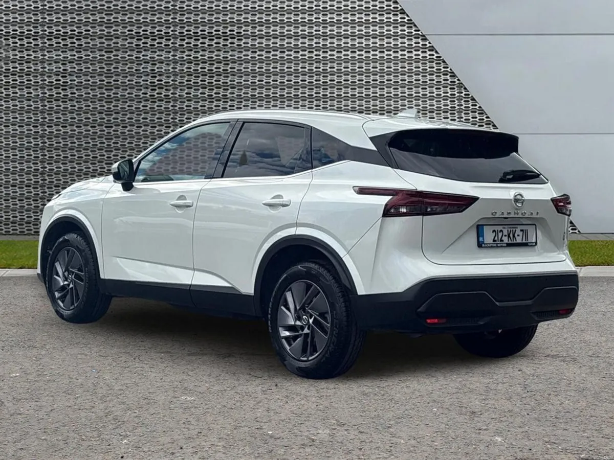 Nissan Qashqai 1.3 PET MILD HYBRID SV - Image 3