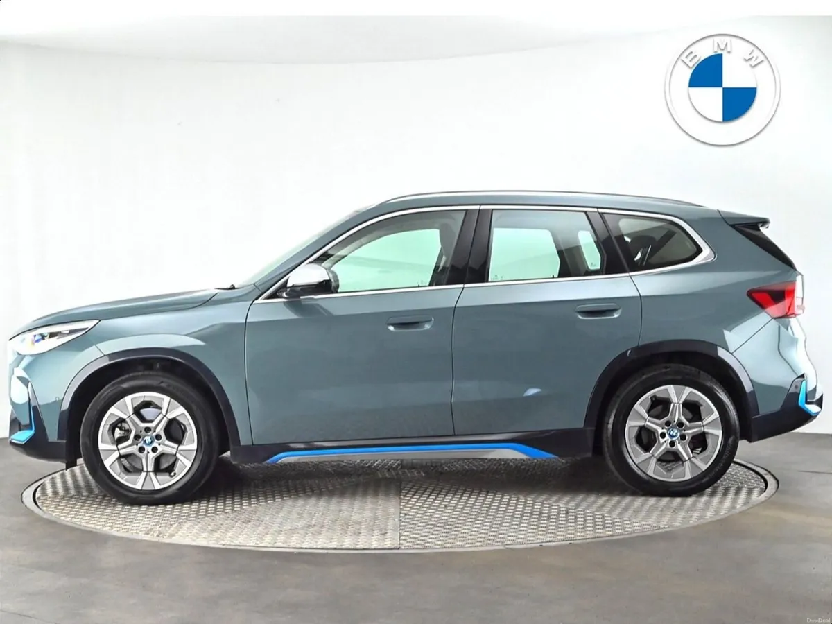 BMW iX1 xDrive30 xLine - Image 3