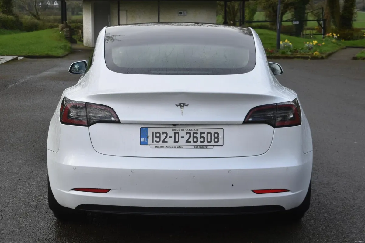 Tesla Model 3 SR+ - Image 2