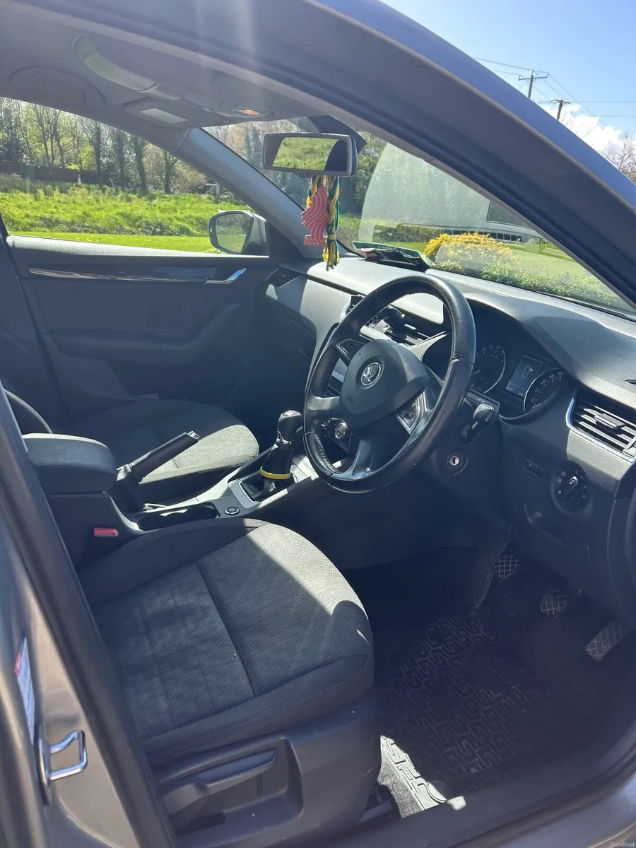 Skoda Octavia 2013 - Image 2