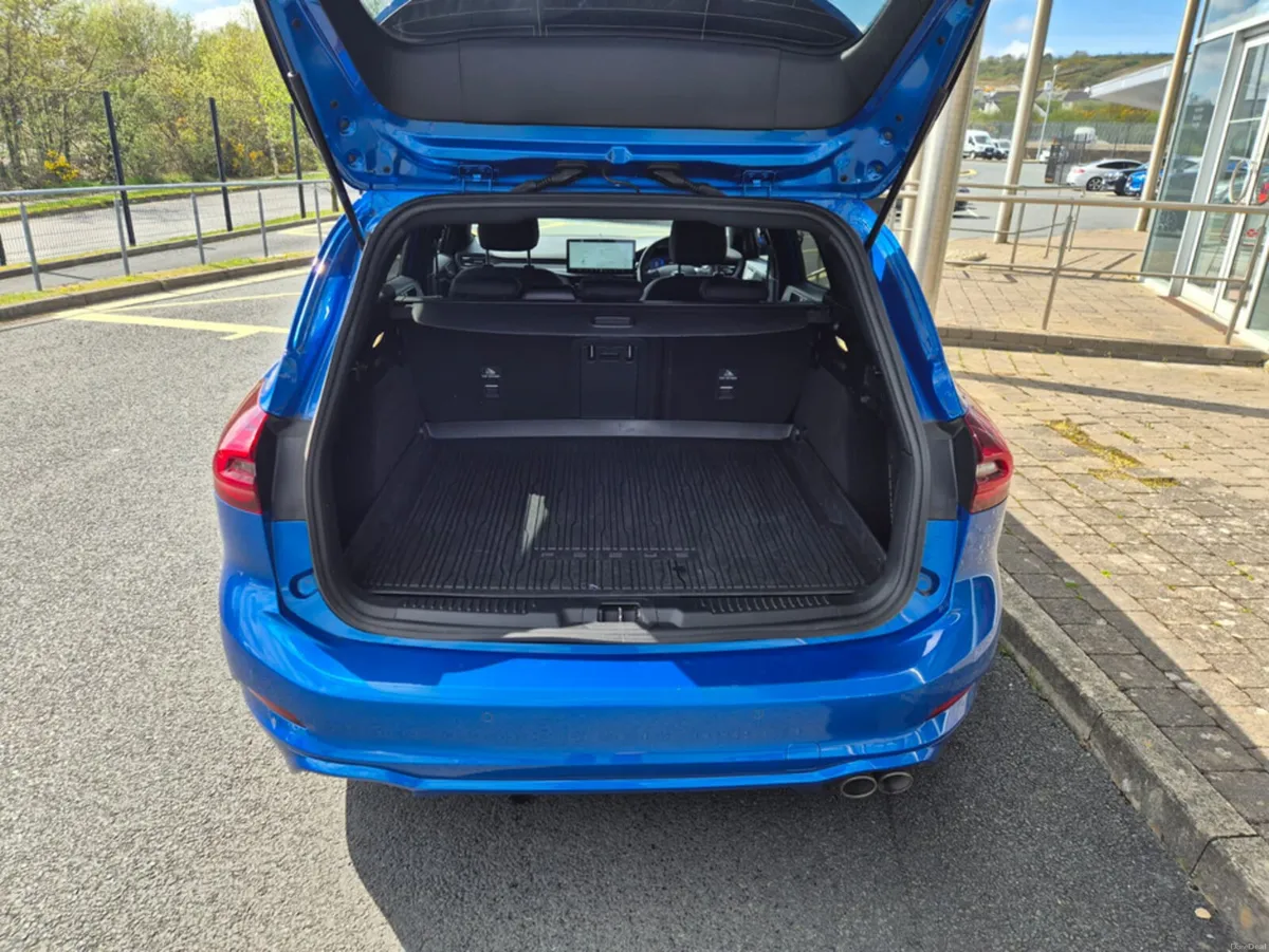 Ford Focus ST-LINE X ESTATE 1.5TD 115PS AUTO - Image 6