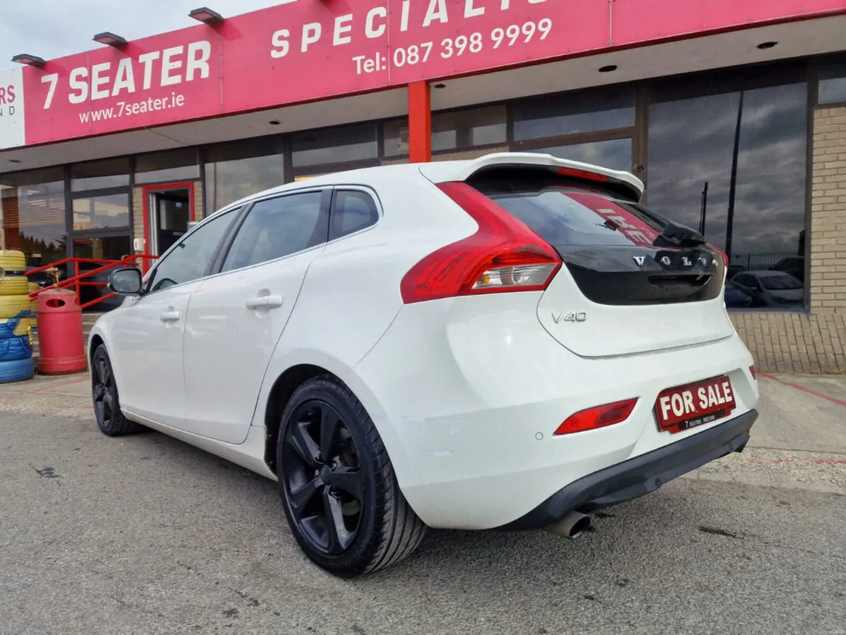Volvo V40 LEATHER, HIGH SPEC, AUTO 40 SERIES 525 - Image 3