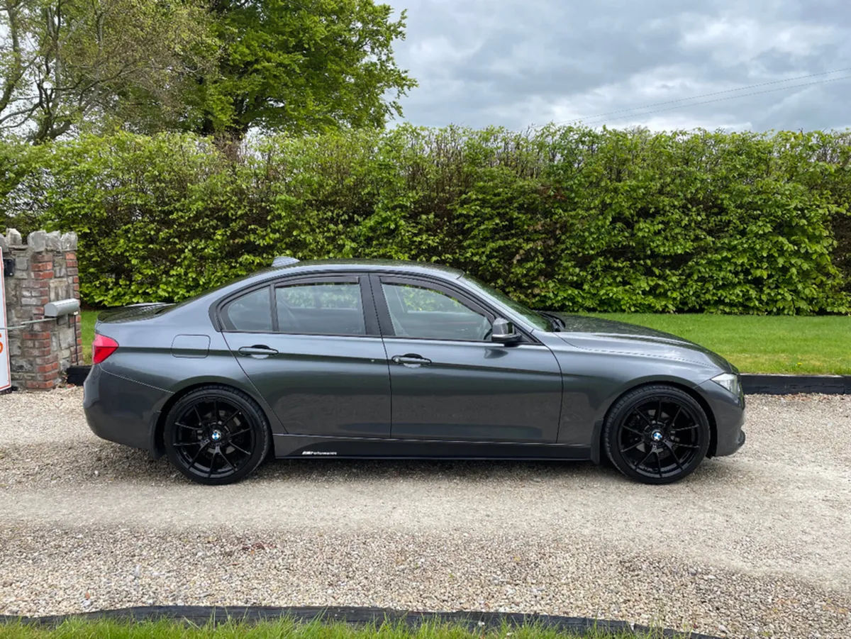 BMW 3-Series F30 320 DIESEL SPORT - Image 4
