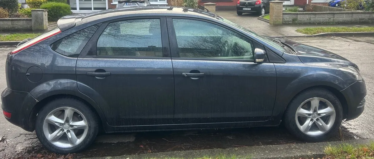 Ford Focus 2010 - Image 1
