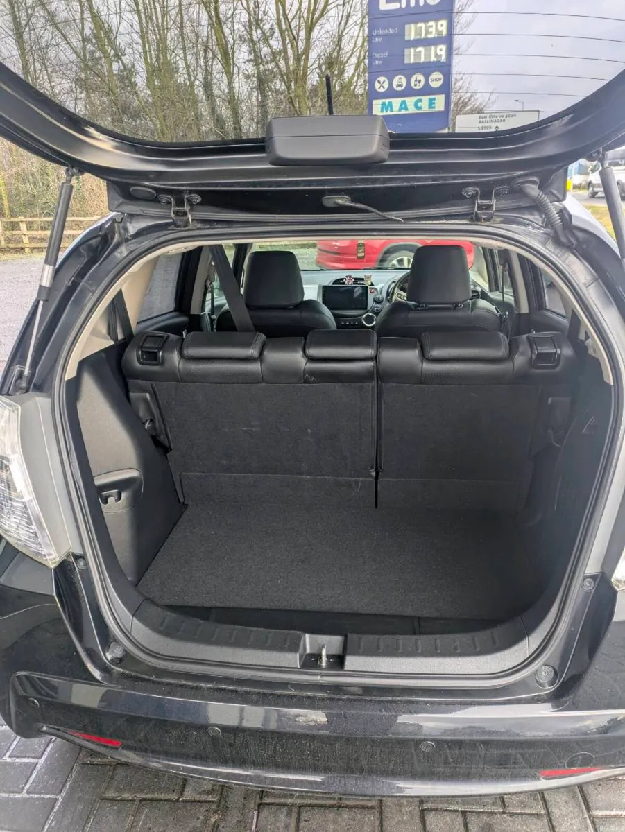 Honda  Fit Hybrid 2013 - Image 3