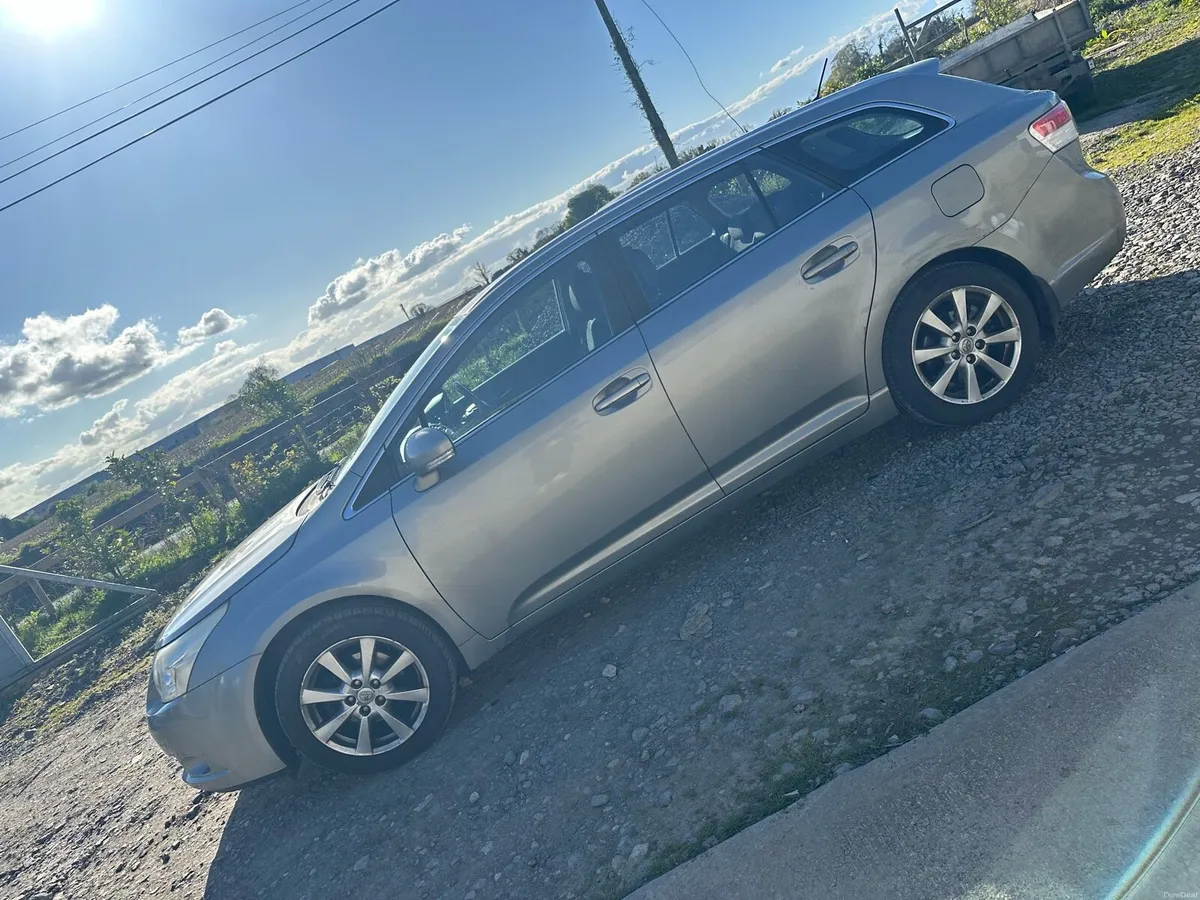 Toyota avensis estate diesel - Image 4