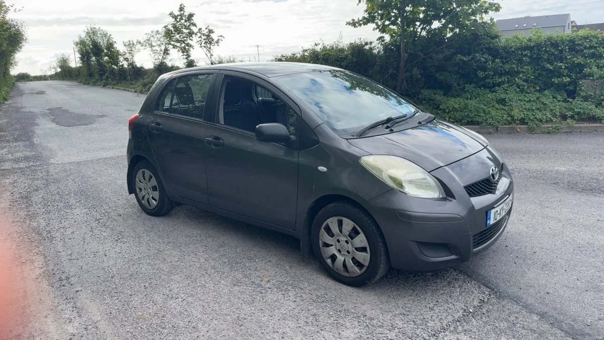 2010 Toyota Yaris - Image 1