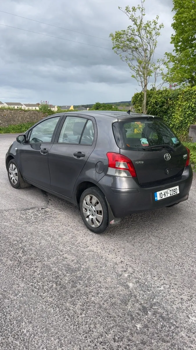 2010 Toyota Yaris - Image 4