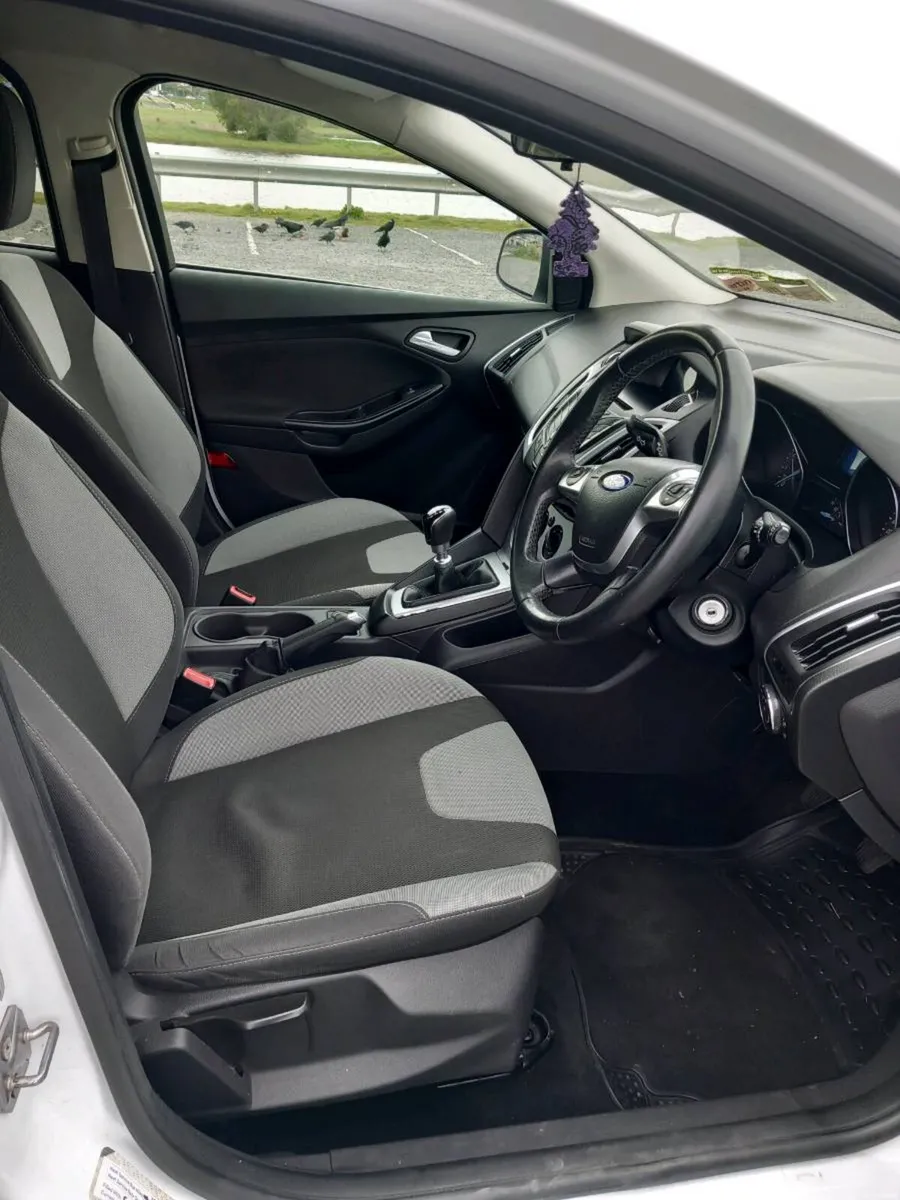 FORD FOCUS ECOBOOST ZETEC 1L Petrol - Image 4
