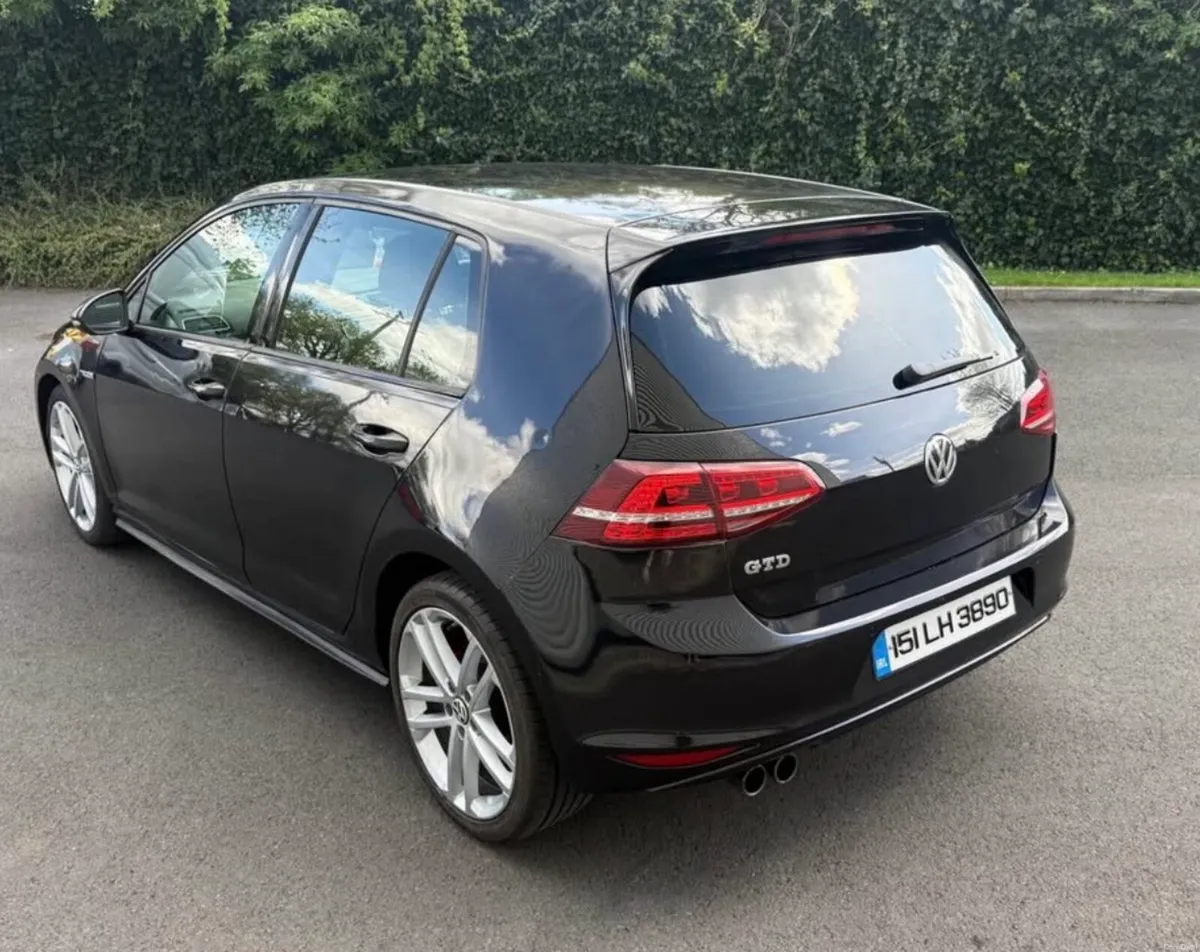 Automatic Volkswagen Golf GTD 2.0 TDI 5DR - Image 3