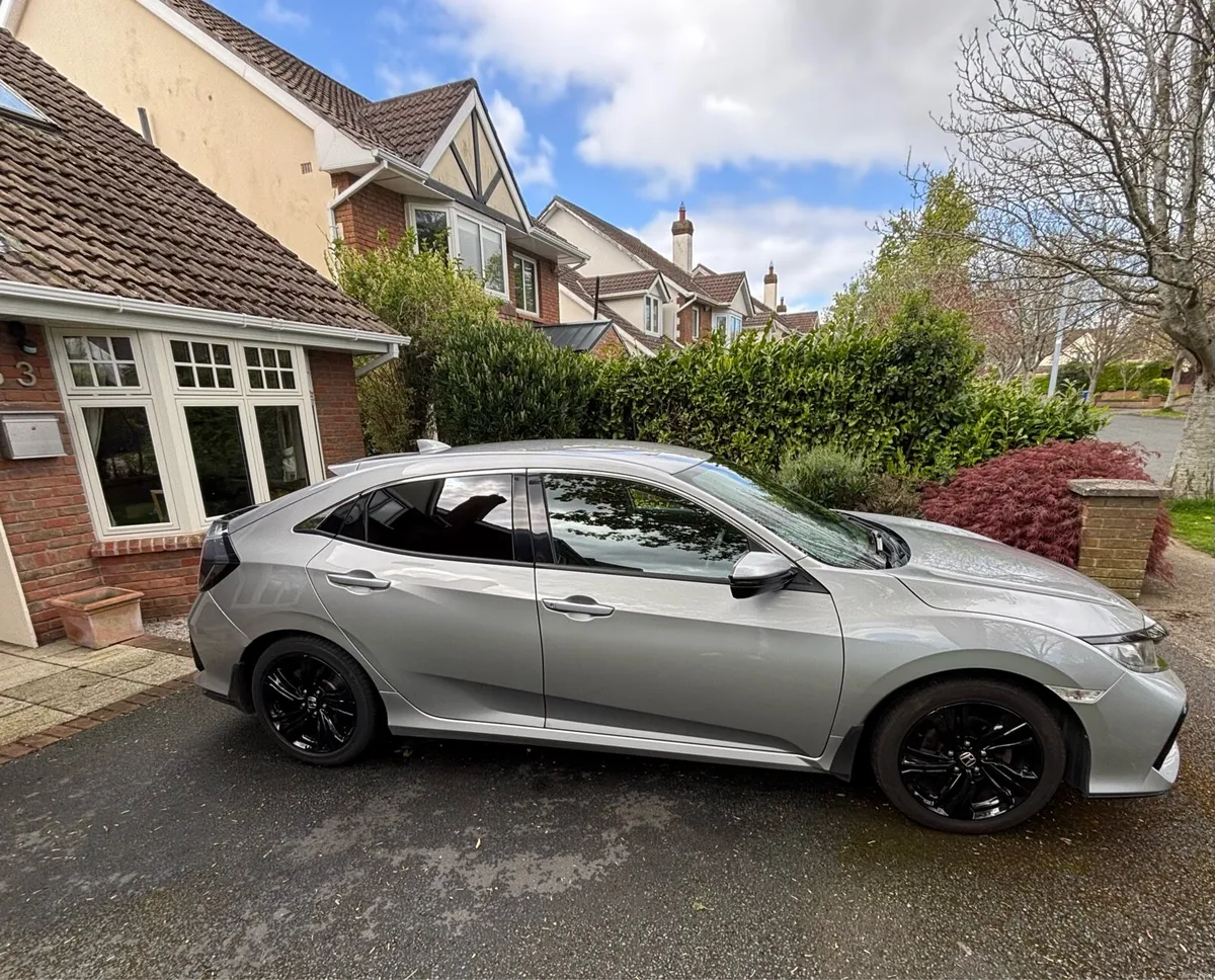 Honda Civic 1.0 VTEC SR 126PS 5DRd - Image 1