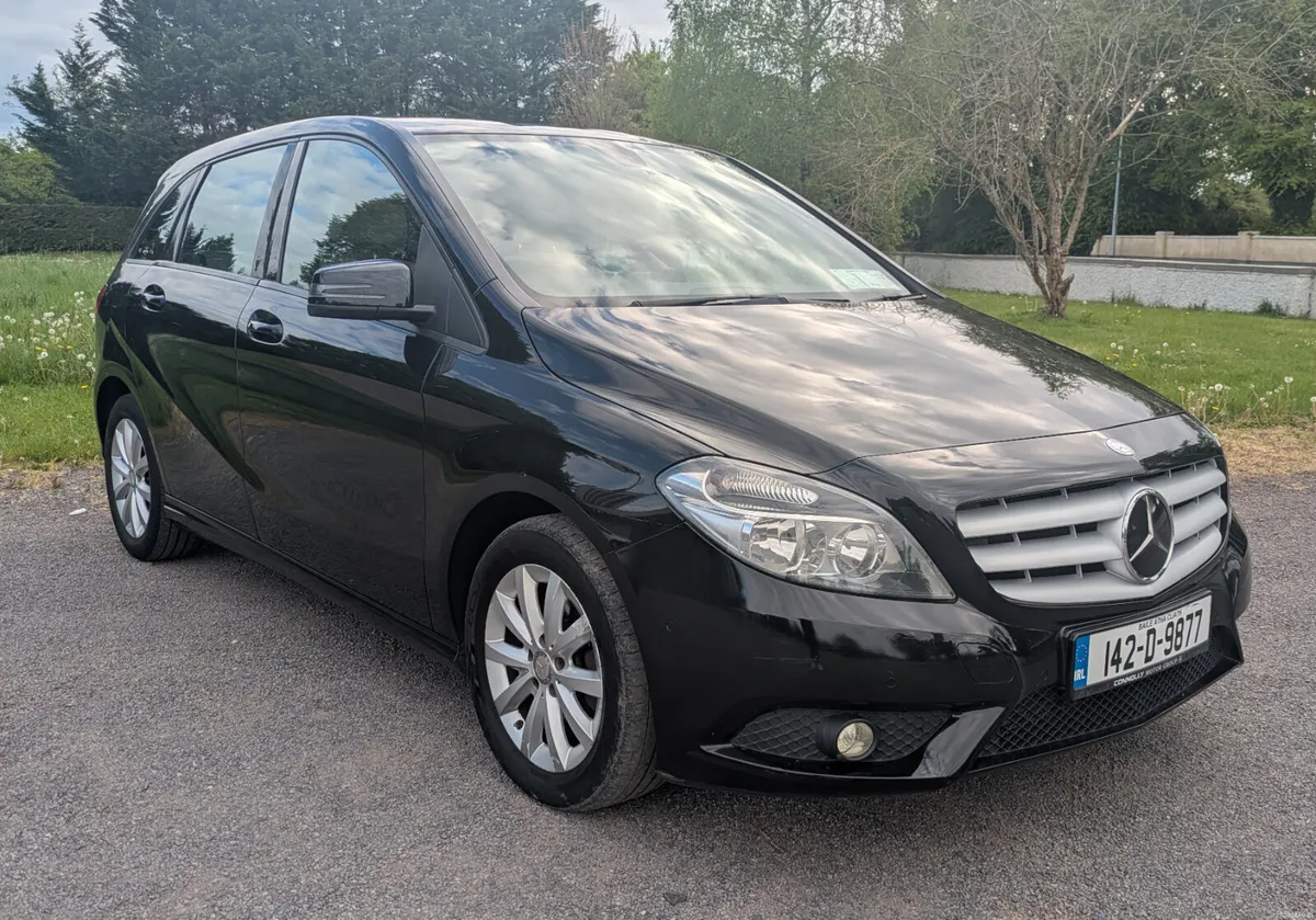 Mercedes-Benz B-Class reverse camera& heated seats - Image 1