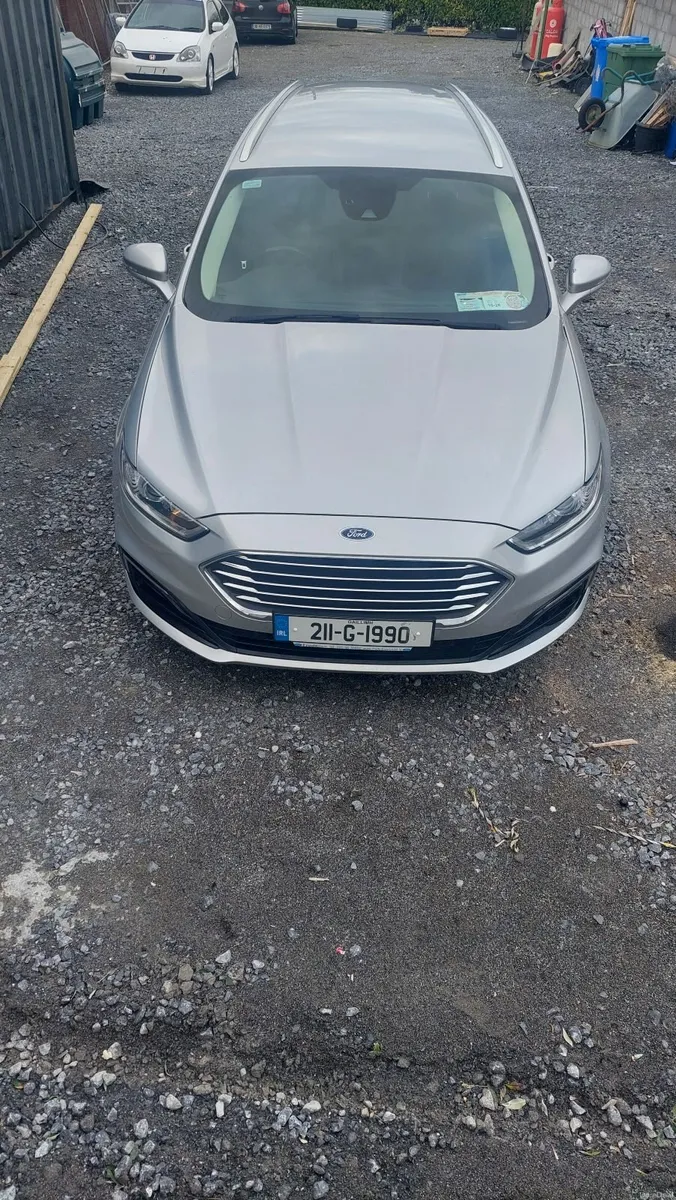 immaculate Ford Mondeo 2021 - Image 2