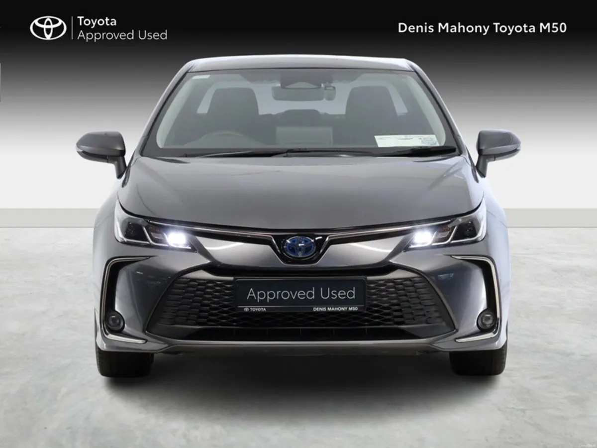 Toyota Corolla Luna Sport Hybrid Saloon - Image 5