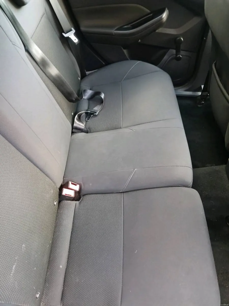 Ford Focus 2016 ESTATE "READ AD" - Image 3