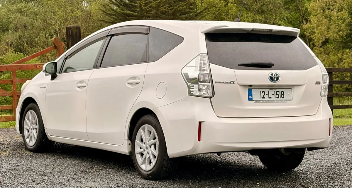 Toyota Prius - Image 4
