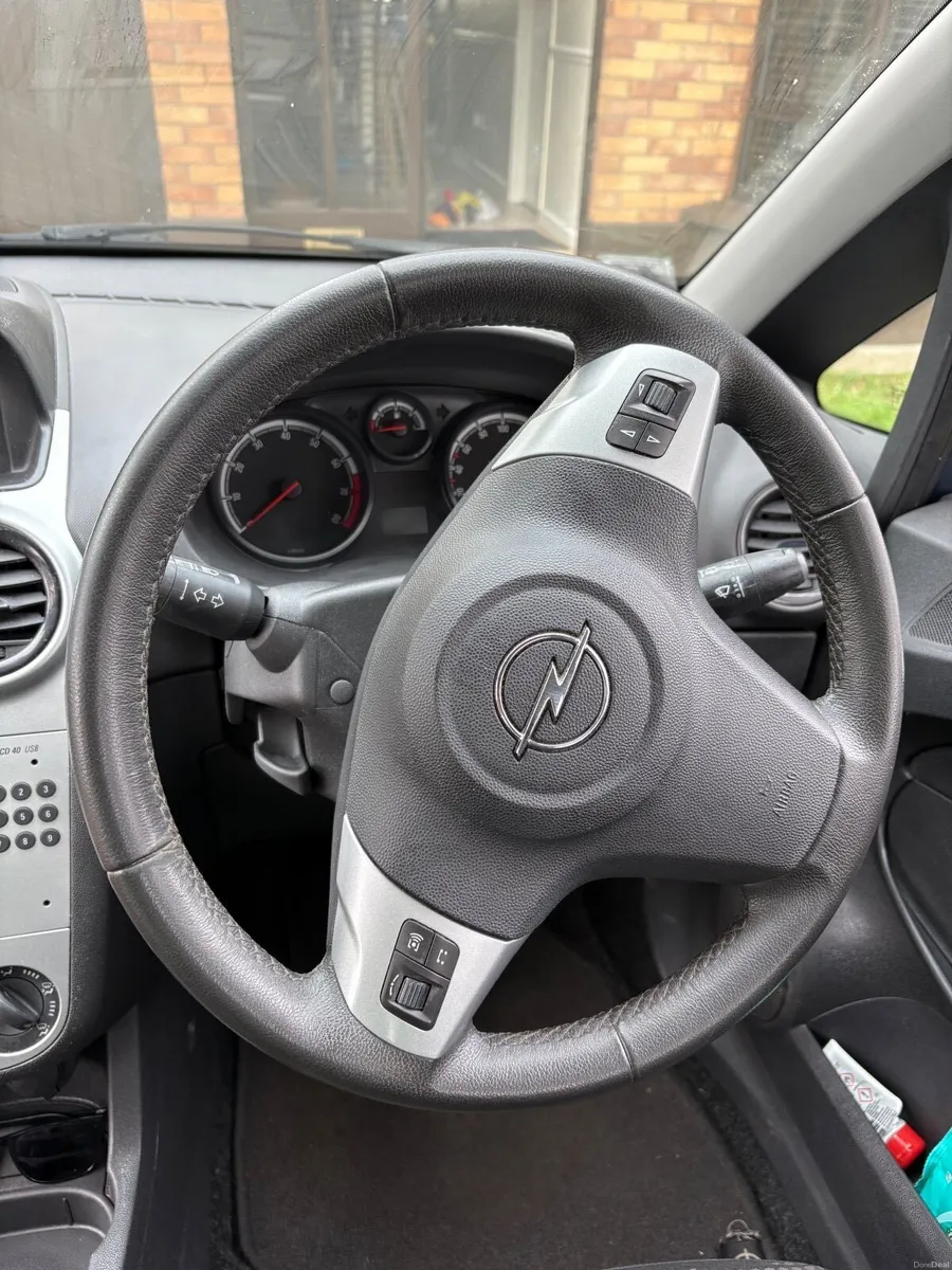 Opel Corsa 2014 - Image 2