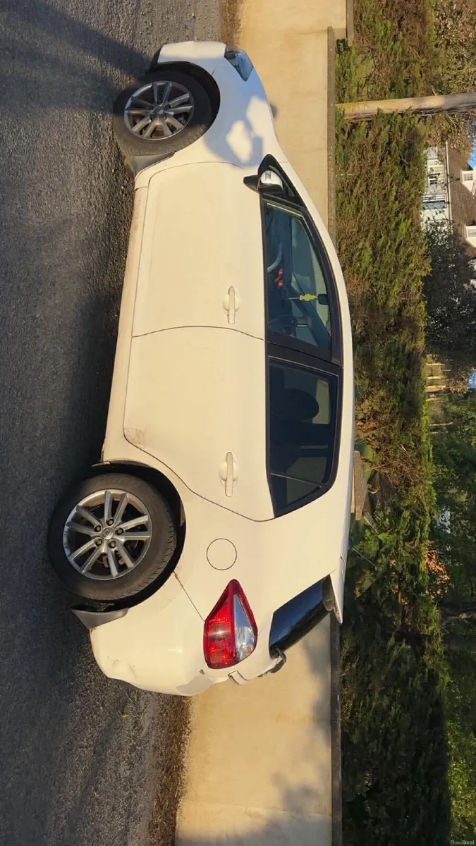 Toyota Auris 2011 - Image 3