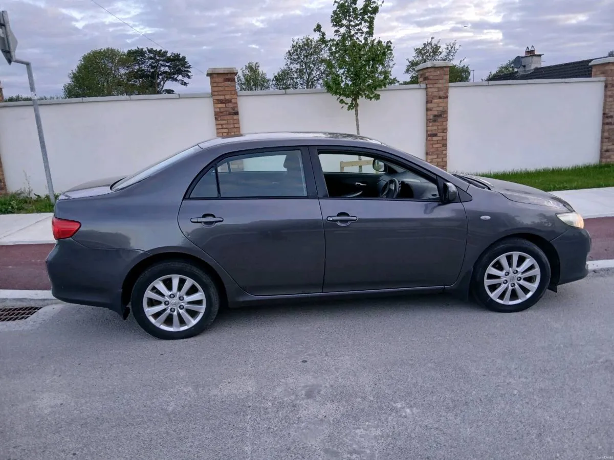 Toyota  corolla - Image 4