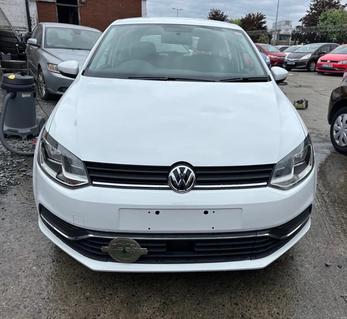 Volkswagen Polo 2015 Auto/ Only 28 km/ warranty - Image 3