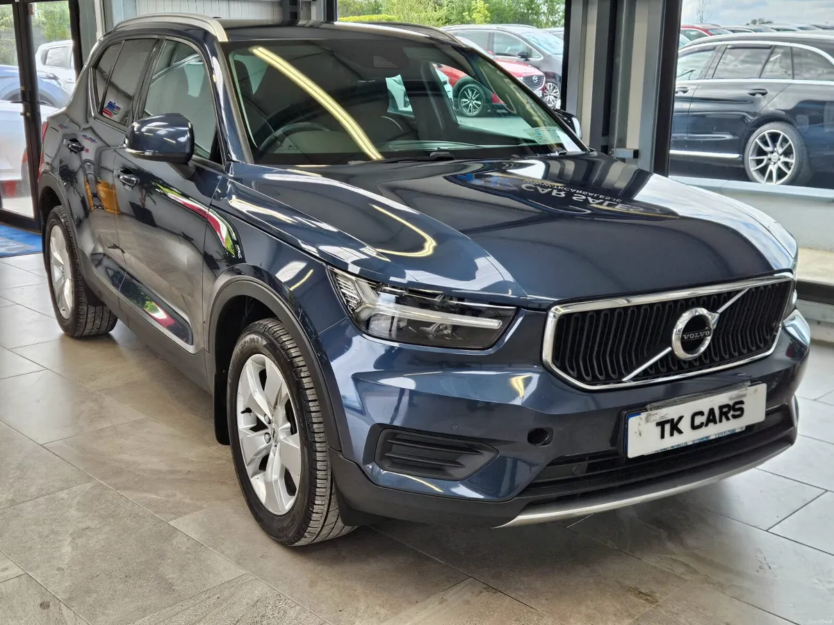 212 VOLVO XC40 1.5 PETROL MANUAL - Image 1