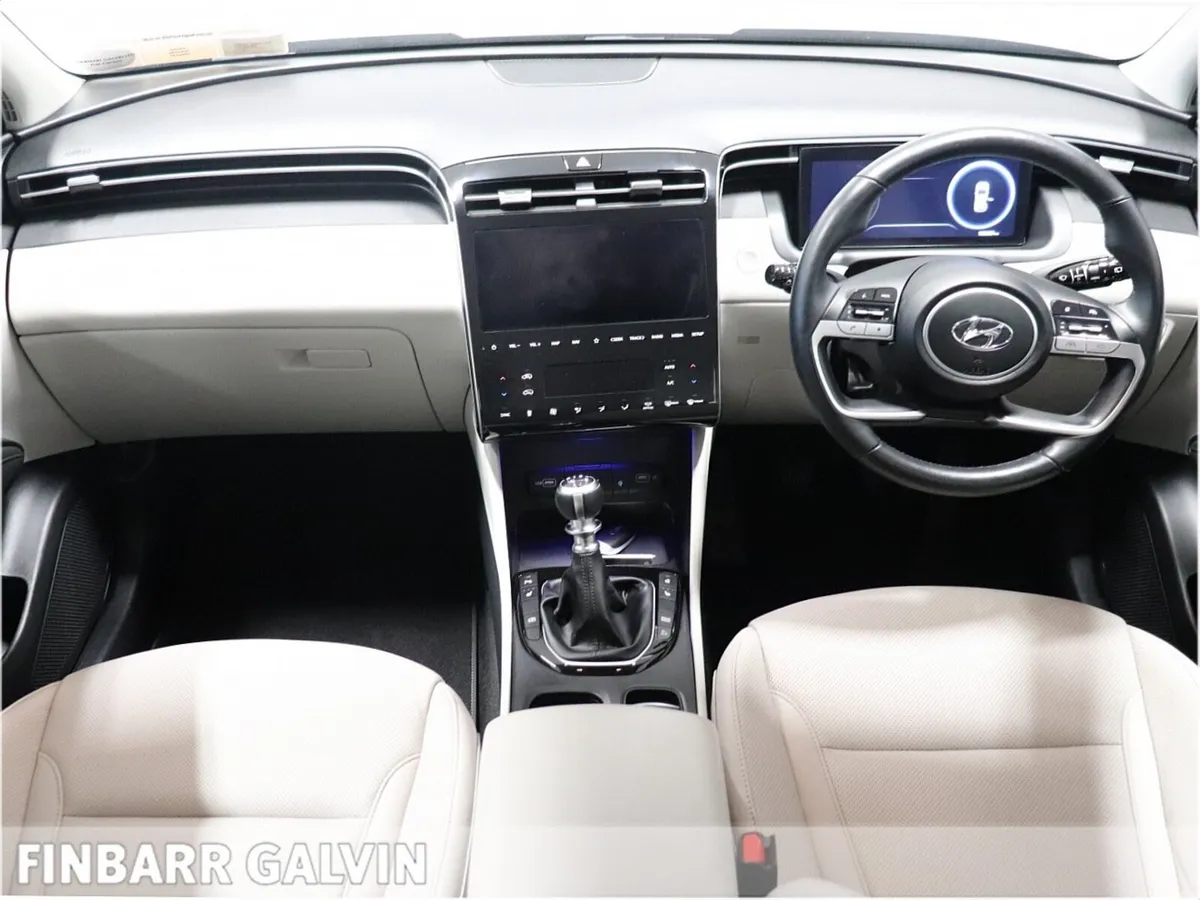 Hyundai Tucson  2WD Executive Plus - Image 4