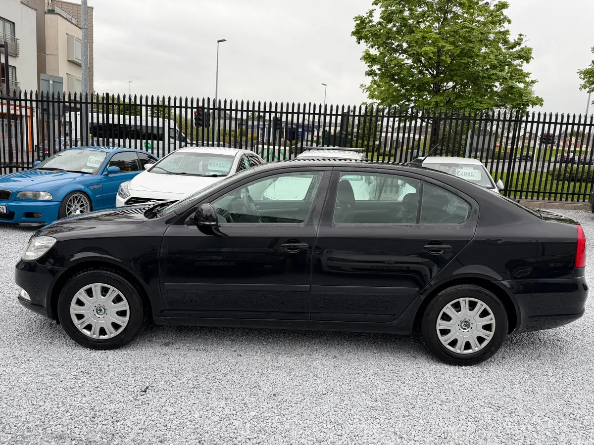 *NEW NCT* 2012 Skoda Octavia 1.6 TDI Ambition 105H - Image 4