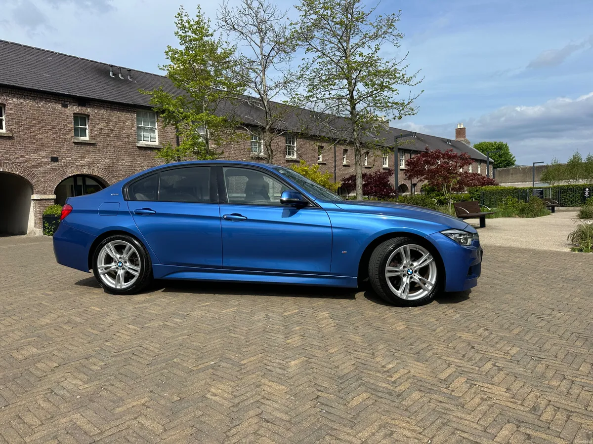 BMW 3-Series 2017 330e - Image 3