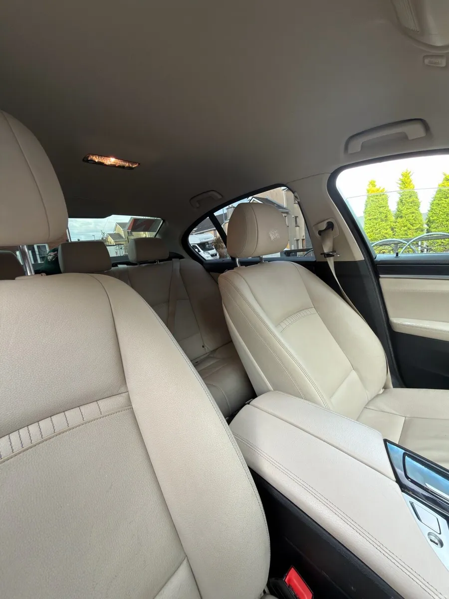 BMW 5 series luxury auto - Image 2
