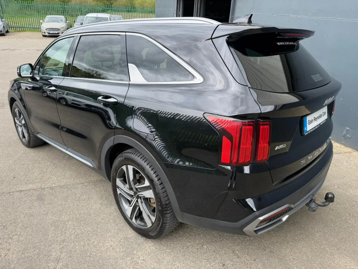 Kia Sorento 221 PHEV K4 7 SEAT TOP SPEC AUTO - Image 4