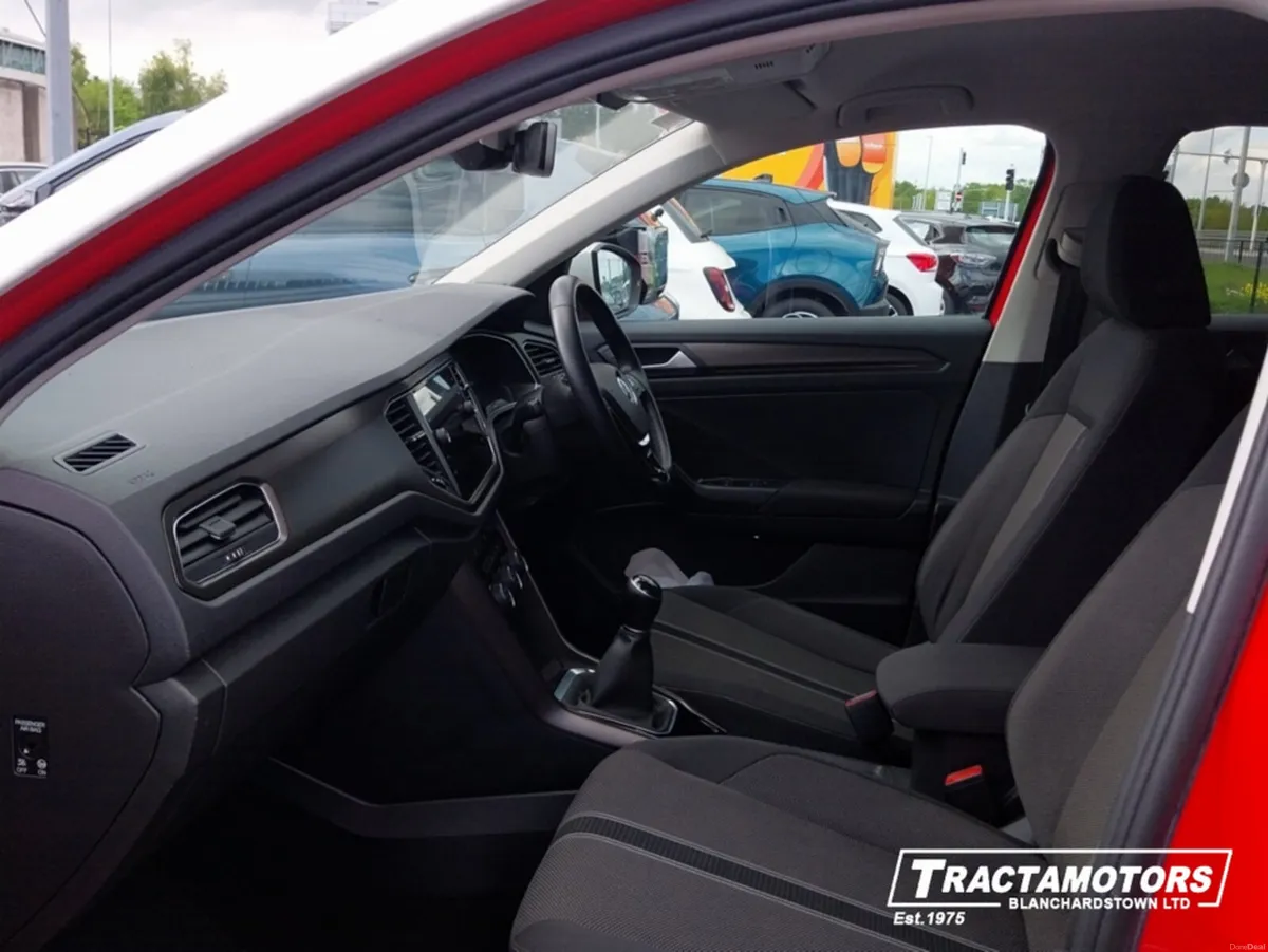 Volkswagen T-Roc DESIGN 1.0 TSI MANUAL 6SPEED FWD - Image 4