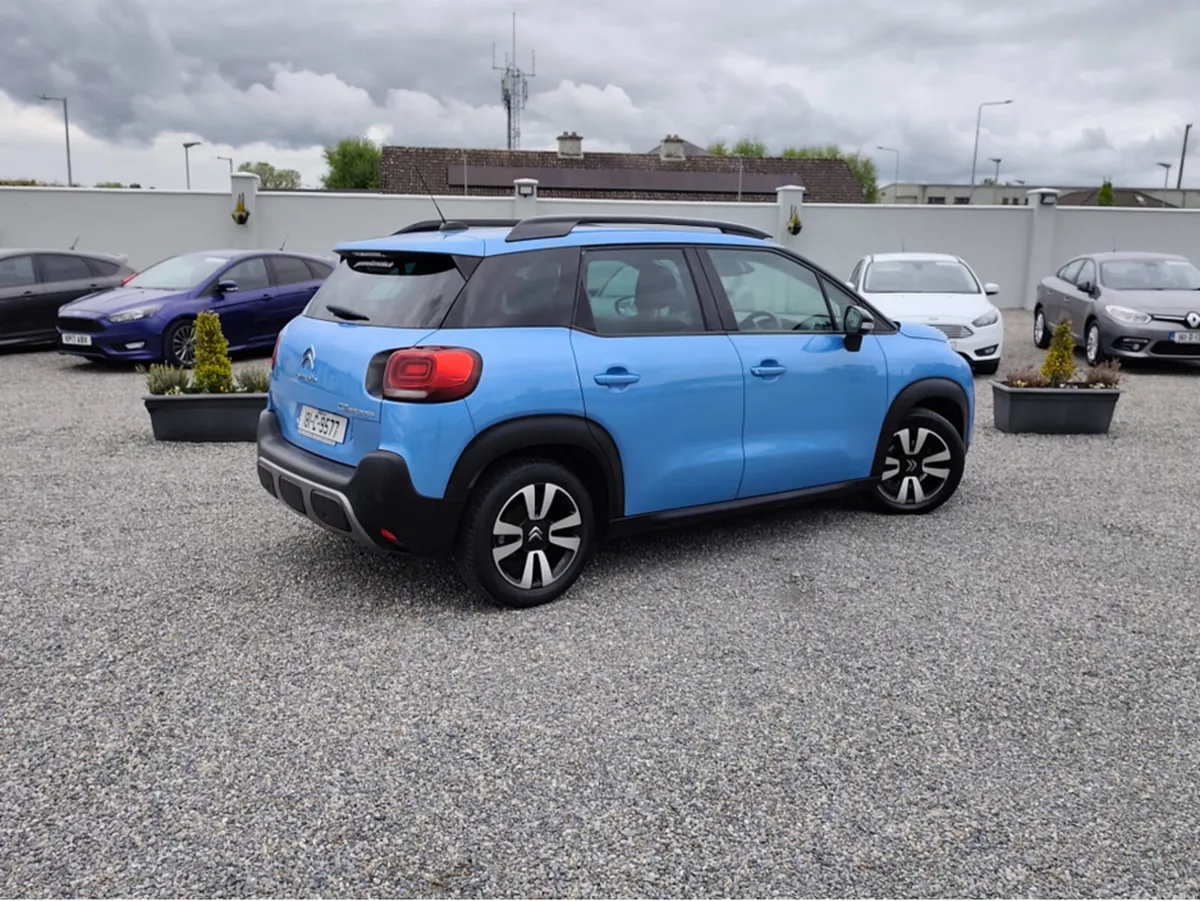 Citroen C3 Aircross LOW KMS FEEL PURETECH 82 4 4DR - Image 2