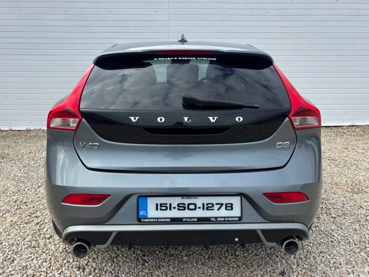 Volvo V40 1.6 D2 R-DESIGN 115BHP 5DR 40 SERIES - Image 3