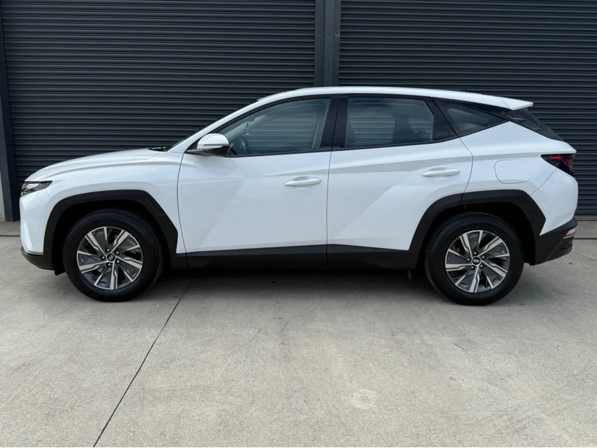 Hyundai Tucson COMFORT PLUS 5DR 1.6 DIESEL MANUAL - Image 4