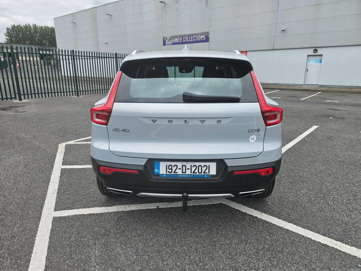 Volvo XC40 2.0 DIESEL, AUTOMATIC, INSCRIPTION MODE - Image 3