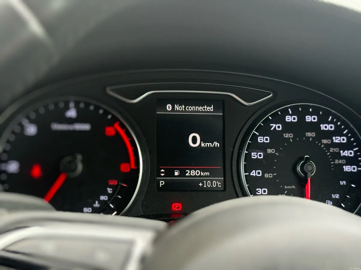 Audi A3 saloon sport Automatic - Image 4