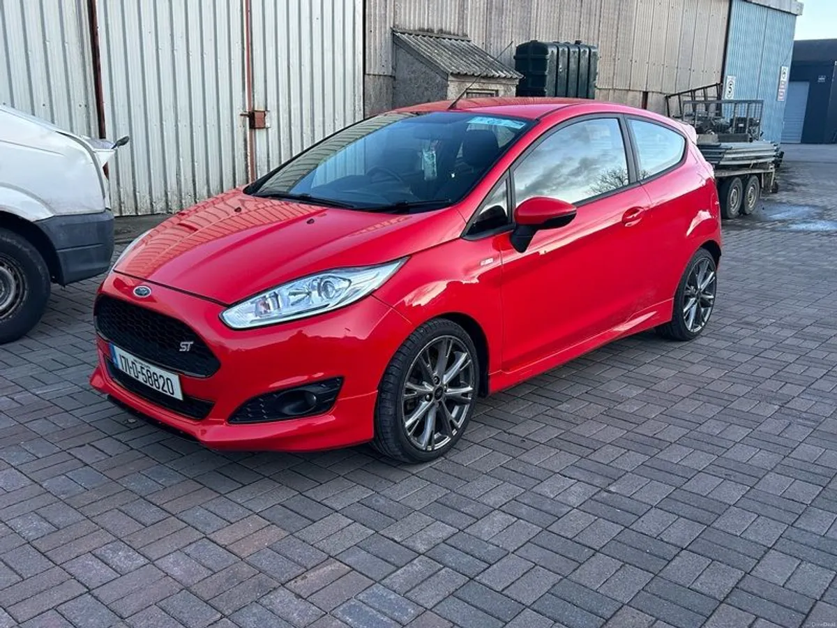 2017 Ford Fiesta - Image 1