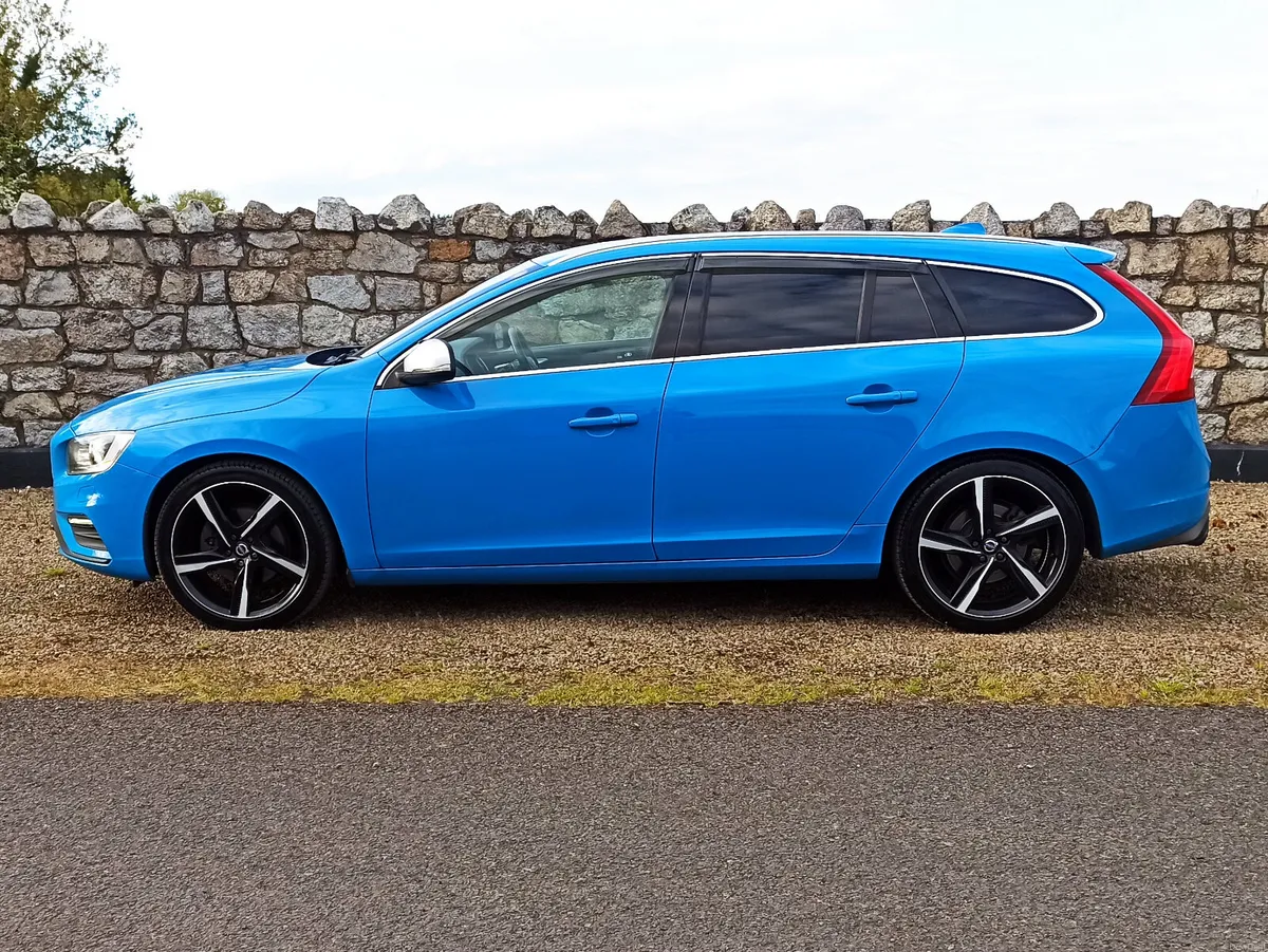 2015 Volvo V60 T5 R-Design Polestar Blue - Image 4