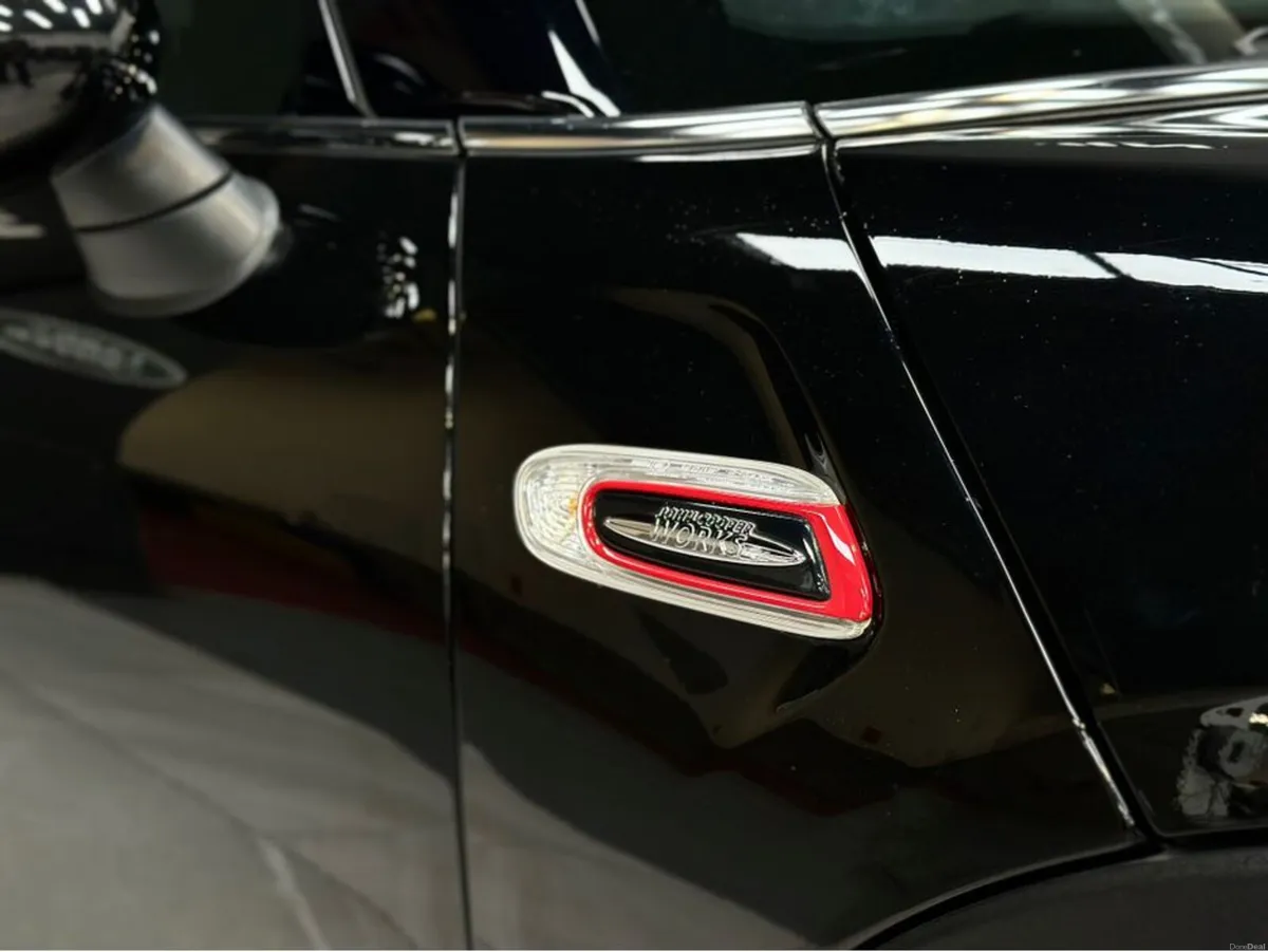JOHN COOPER WORKS AUTO - Image 3