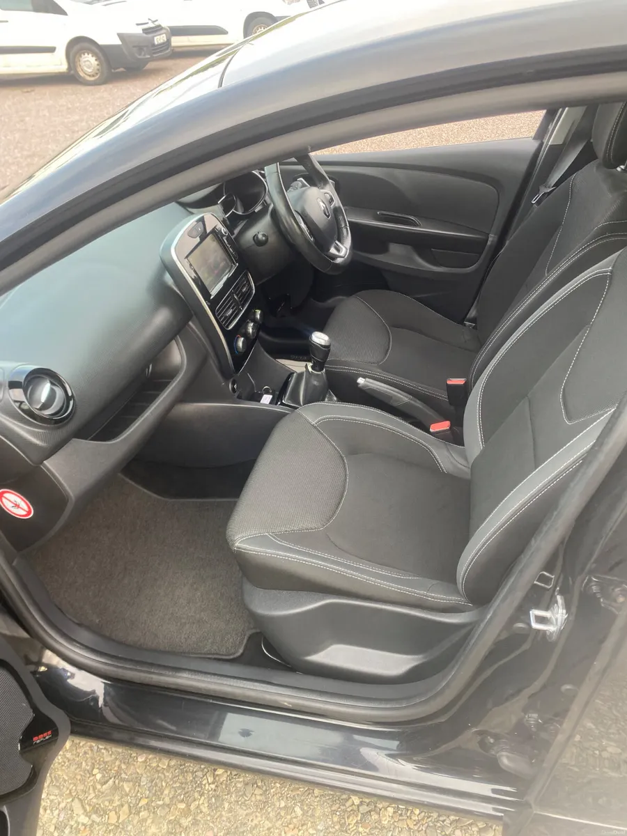 Renault Clio 2017 - Image 5