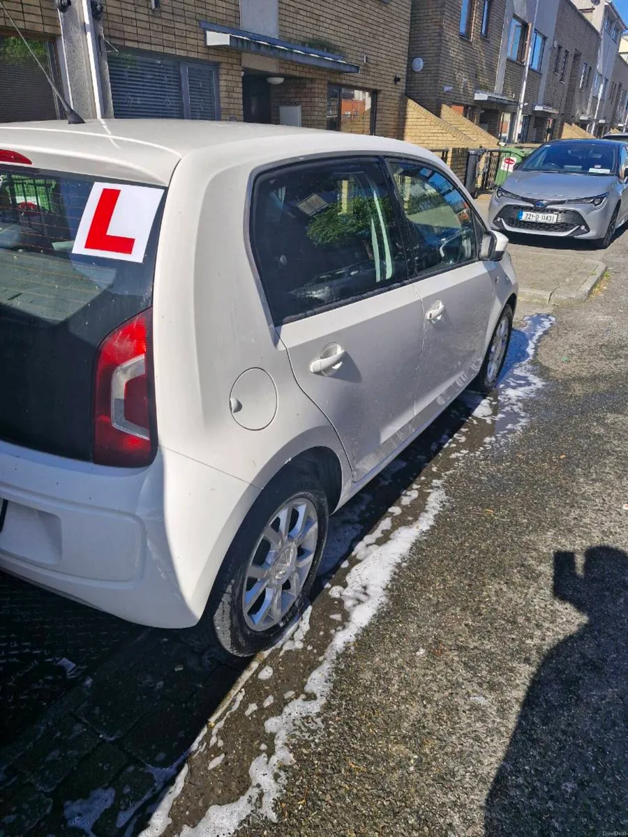 Volkswagen Up - Image 4