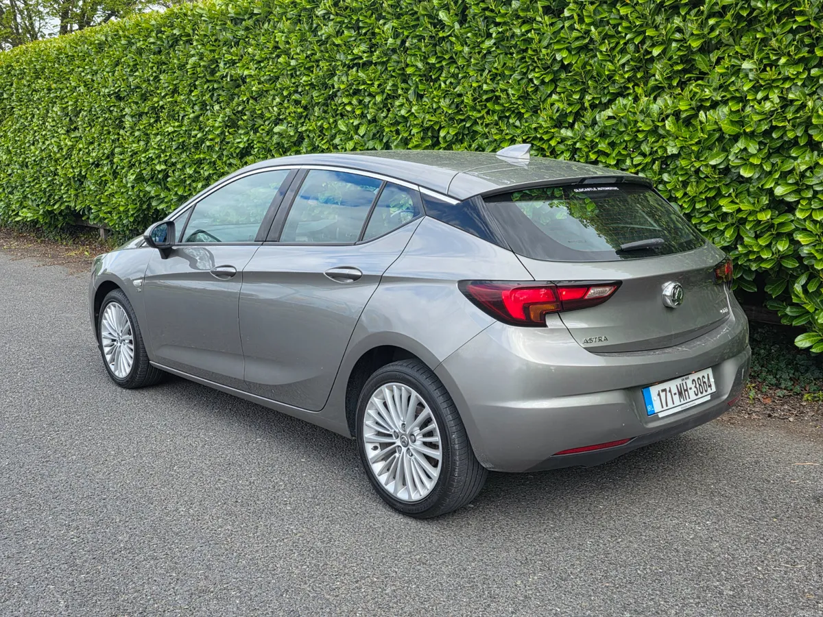 2017 Vauxhall Astra 1.6 CDTI ELITE Low Mileage - Image 4