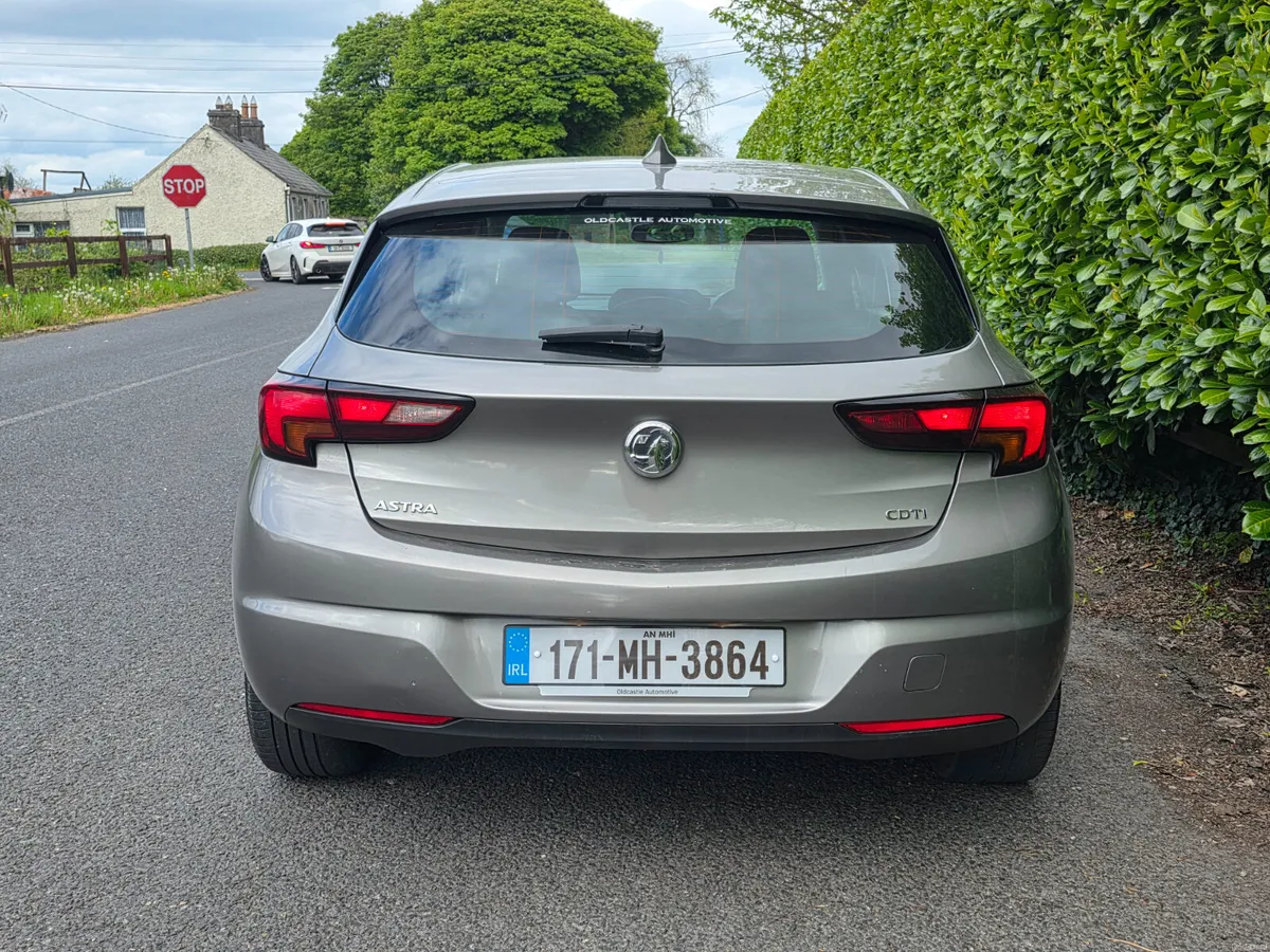 2017 Vauxhall Astra 1.6 CDTI ELITE Low Mileage - Image 3