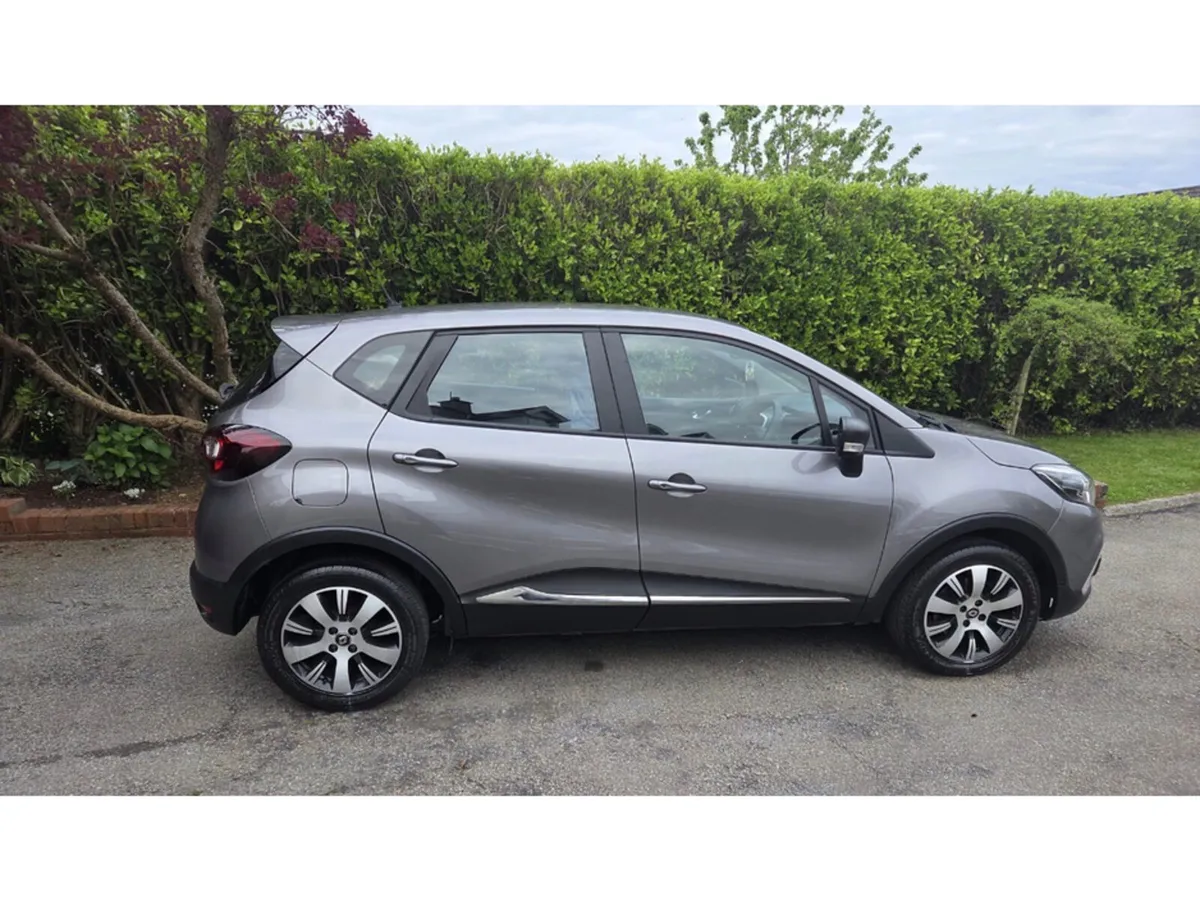 Renault Captur PLAY DCI 90 MY18 5DR - Image 2