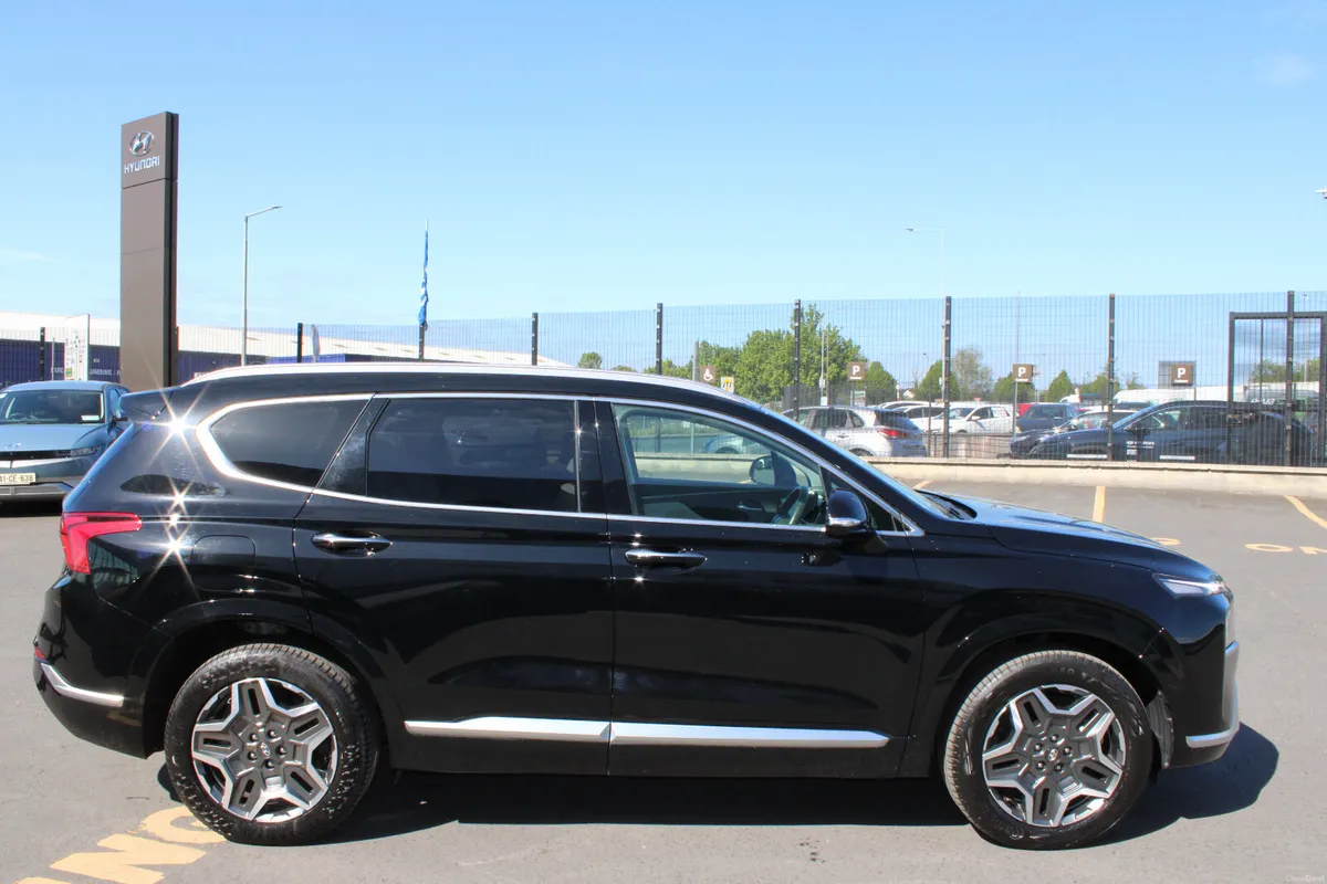 Hyundai Santa Fe 2023 - Image 6